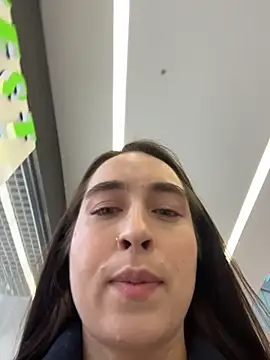 Holly Play online show from 12/05/25, 12:04