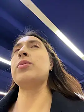 Holly Play online show from 01/13/26, 01:15