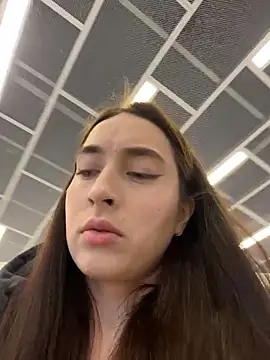 Holly Play online show from 03/03/26, 09:05