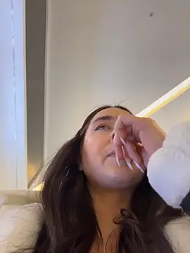 Holly Play online show from 03/06/26, 12:00