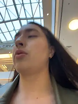 Holly Play online show from 04/03/26, 12:00