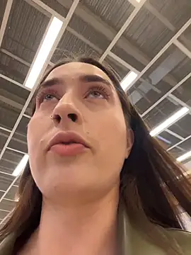 Holly Play online show from 11/12/25, 12:09