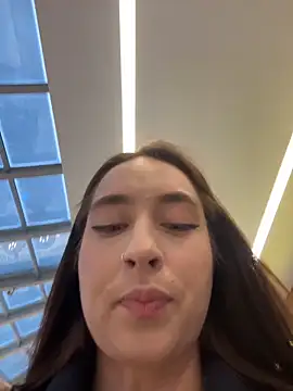 Holly Play online show from 12/15/25, 12:11