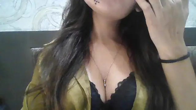 Snapshot of krati74 chatting on 10/15/25, 10:34 krati74 online show from 10/15/25, 10:34