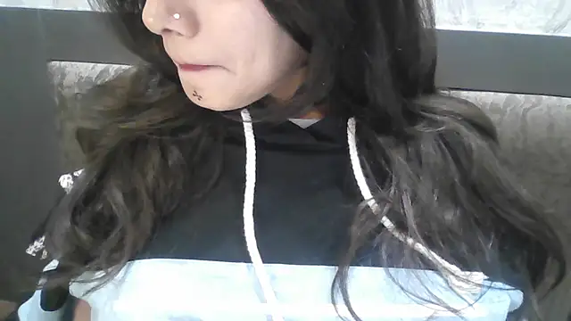 Snapshot of krati74 chatting on 10/12/25, 07:15 krati74 online show from 10/12/25, 07:15