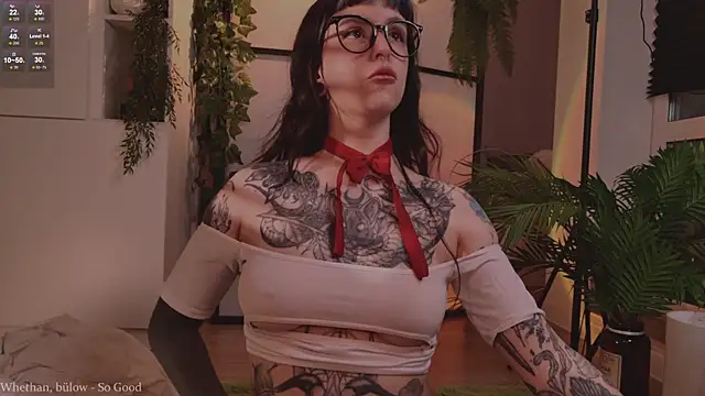 MichaellaMoon online show from 10/18/25, 03:36