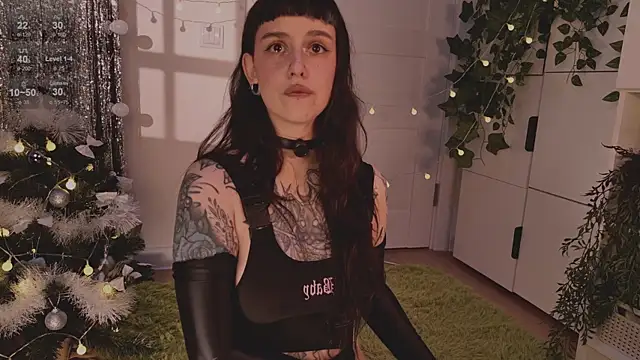 MichaellaMoon online show from 12/21/25, 05:25