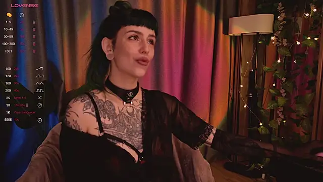 MichaellaMoon online show from 02/05/25, 10:11