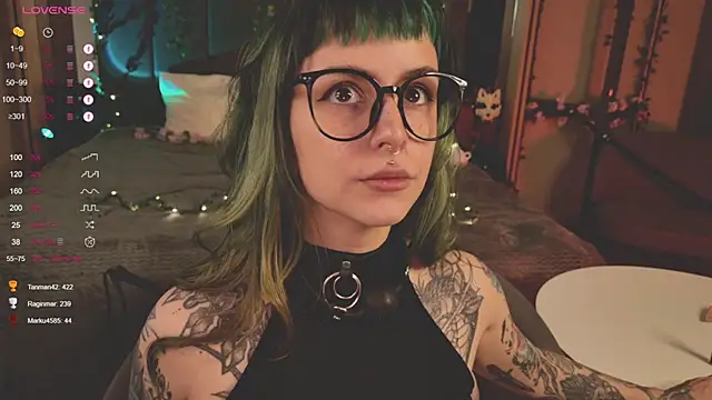 MichaellaMoon online show from 02/19/25, 06:00