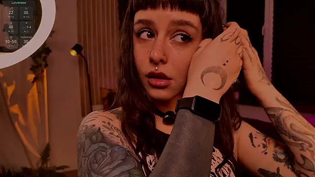 MichaellaMoon online show from 02/21/26, 05:04