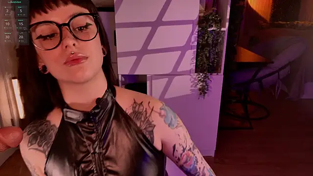 MichaellaMoon online show from 04/04/26, 06:36