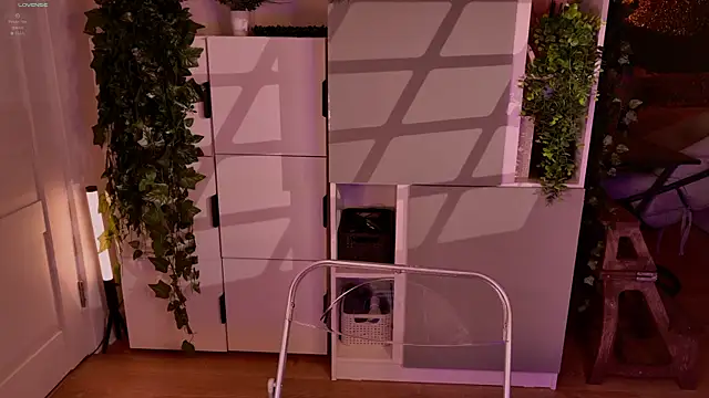 MichaellaMoon online show from 04/07/26, 06:21