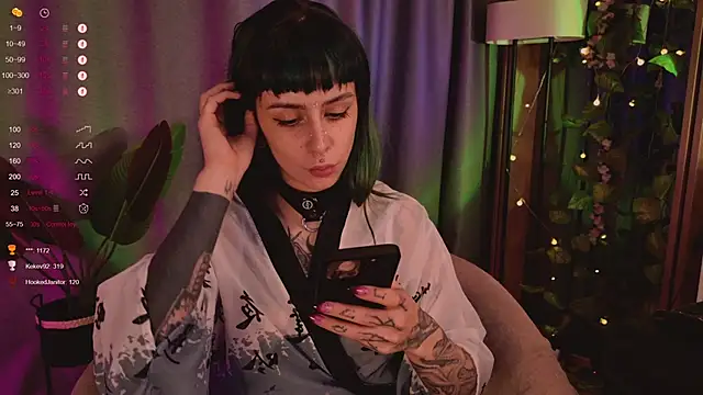 MichaellaMoon online show from 02/09/25, 06:11