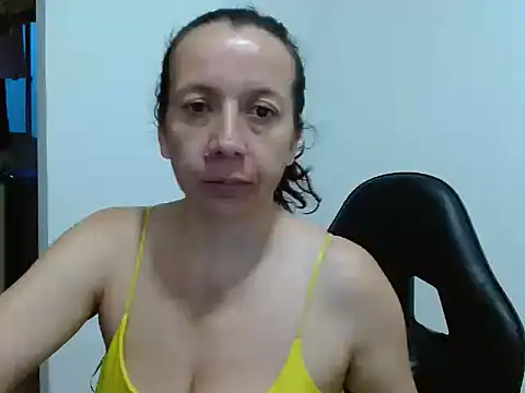 Snapshot of milfevha chatting on 06/19/26, 11:20 milfevha online show from 06/19/26, 11:20