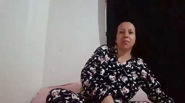 Snapshot of milfevha chatting on 03/14/25, 02:41 milfevha online show from 03/14/25, 02:41