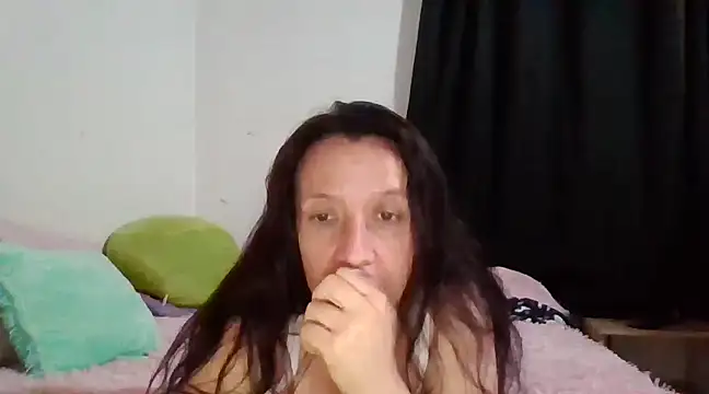 Snapshot of milfevha chatting on 02/15/25, 04:58 milfevha online show from 02/15/25, 04:58