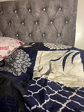 Iris lee online show from 03/17/25, 07:26