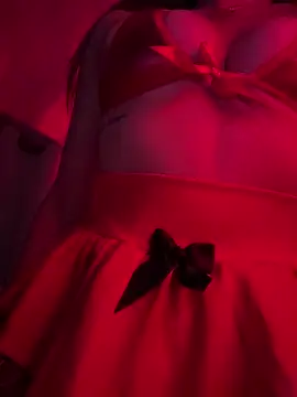 Iris lee online show from 10/31/25, 02:30