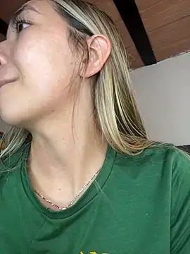 Iris lee online show from 03/01/25, 03:16