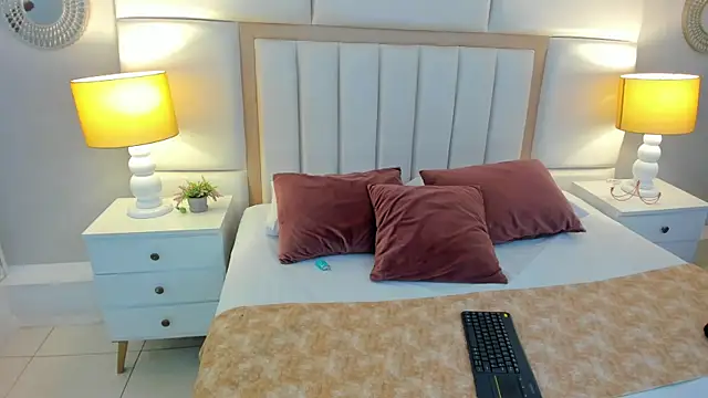 EllaBennet online show from 01/29/25, 04:15