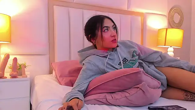 EllaBennet online show from 03/15/25, 08:37