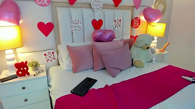 EllaBennet online show from 02/12/25, 05:15