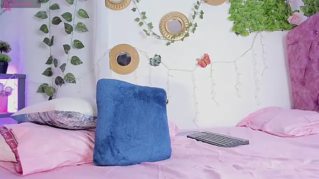 serena jeyms online show from 03/19/26, 01:49