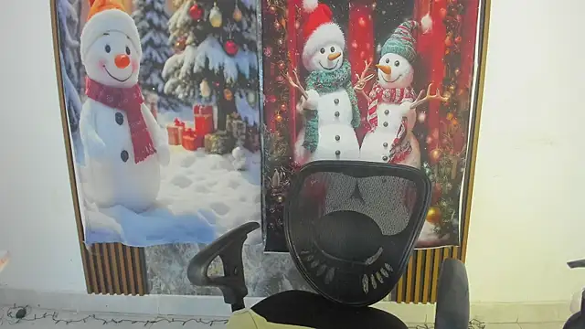 nicol jone1 online show from 12/21/25, 12:57