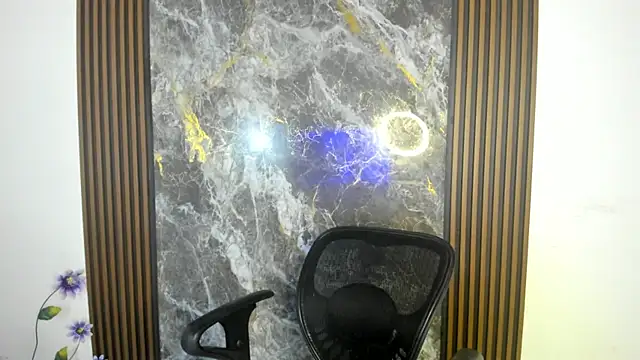 nicol jone1 online show from 11/22/25, 10:30