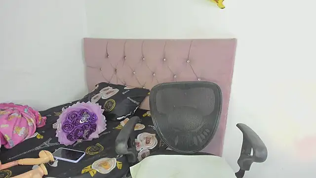 nicol jone1 online show from 04/13/26, 02:59