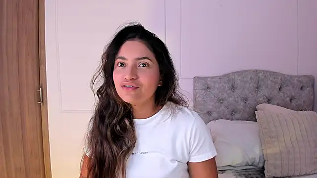 Snapshot of Isa_squirt1 chatting on 11/08/25, 05:55 Isa squirt1 online show from 11/08/25, 05:55