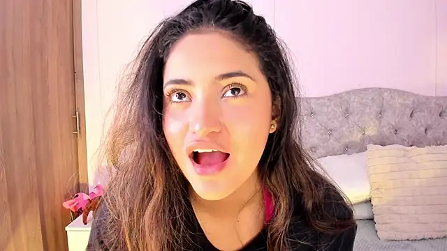 Snapshot of Isa_squirt1 chatting on 12/05/25, 03:49 Isa squirt1 online show from 12/05/25, 03:49