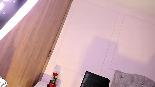 Snapshot of Isa_squirt1 chatting on 11/27/25, 03:51 Isa squirt1 online show from 11/27/25, 03:51