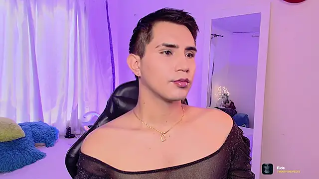 Snapshot of Chris_Maddox chatting on 11/12/25, 06:01 Chris Maddox online show from 11/12/25, 06:01