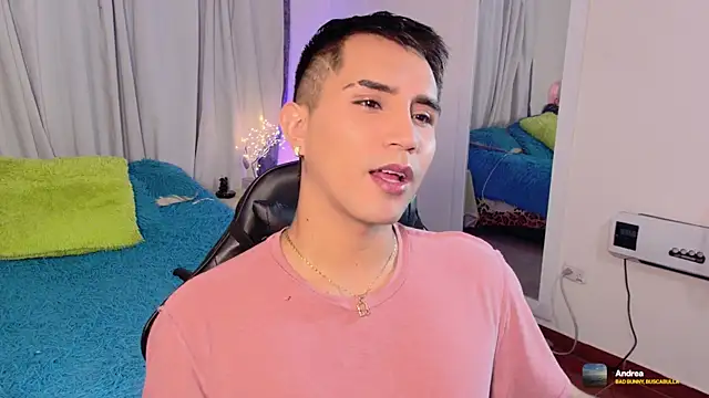 Snapshot of Chris_Maddox chatting on 12/01/25, 10:43 Chris Maddox online show from 12/01/25, 10:43