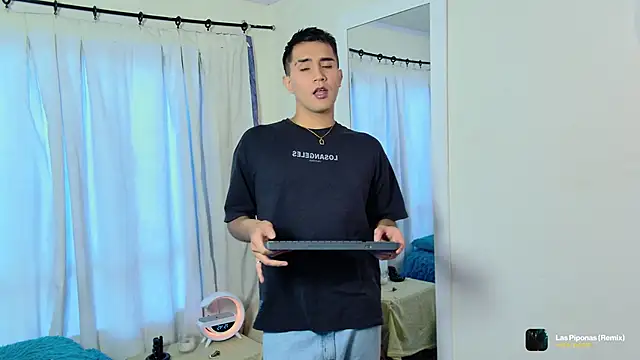 Snapshot of Chris_Maddox chatting on 11/01/25, 08:46 Chris Maddox online show from 11/01/25, 08:46