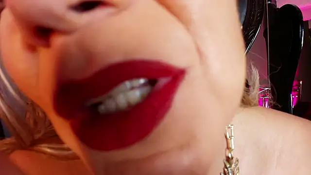 MelaniaKnauss online show from 03/02/26, 08:27