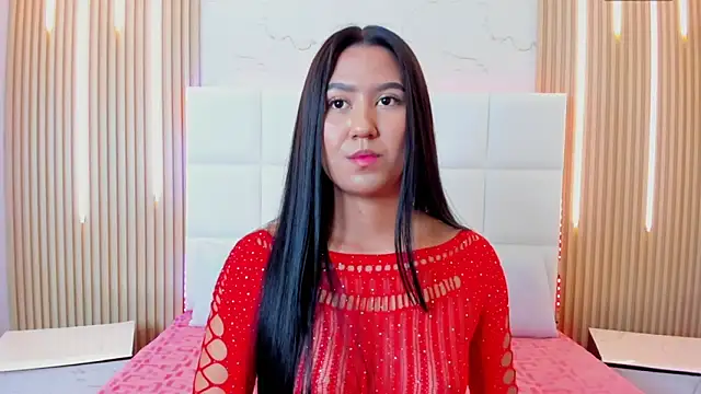 Iris Thompson  online show from 10/18/25, 04:03