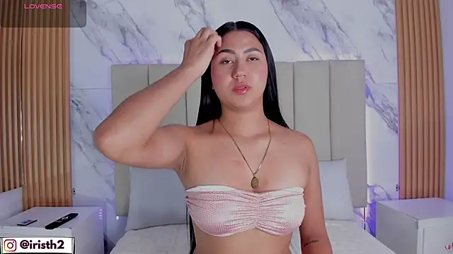 Iris Thompson  online show from 02/06/26, 03:35