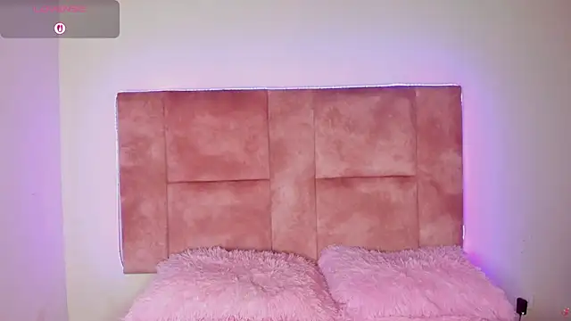 Iris Thompson  online show from 06/18/26, 12:53