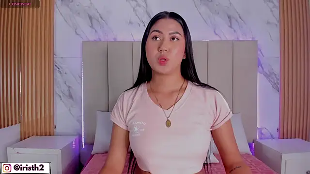 Iris Thompson  online show from 01/08/26, 04:29