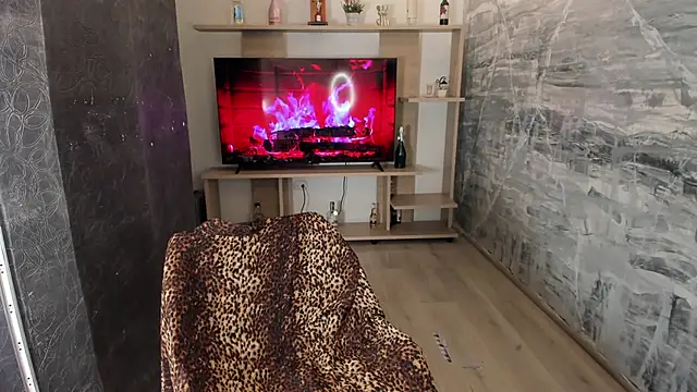 NaiiaCirce online show from 02/20/25, 11:21