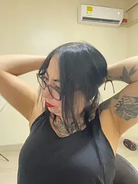 Snapshot of eva_sexx69 chatting on 10/08/25, 12:17 eva sexx69 online show from 10/08/25, 12:17