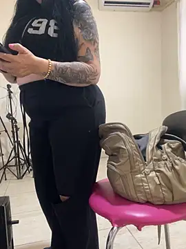 Snapshot of eva_sexx69 chatting on 10/02/25, 12:19 eva sexx69 online show from 10/02/25, 12:19