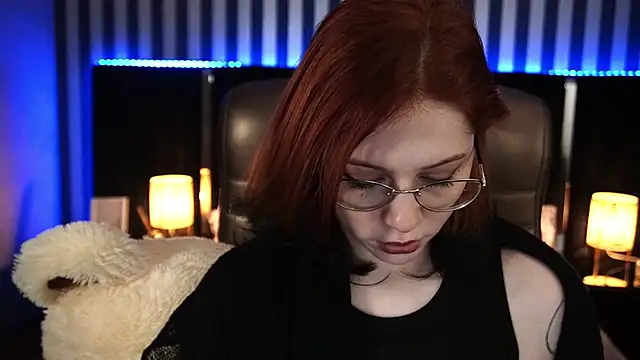 Snapshot of Sasha_Exclusive chatting on 02/24/25, 03:33 Sasha Exclusive online show from 02/24/25, 03:33