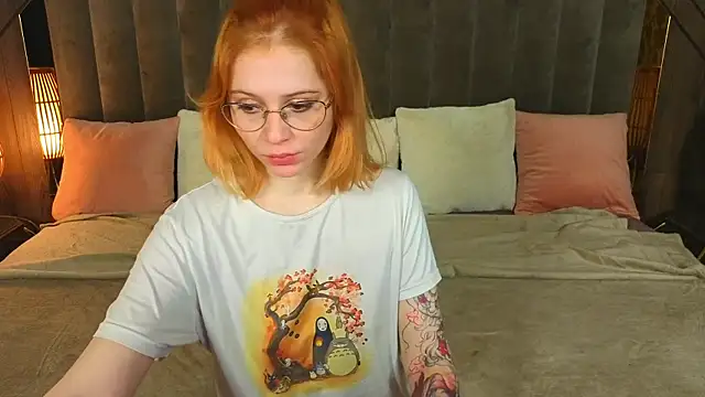 Snapshot of Sasha_Exclusive chatting on 09/13/25, 06:13 Sasha Exclusive online show from 09/13/25, 06:13