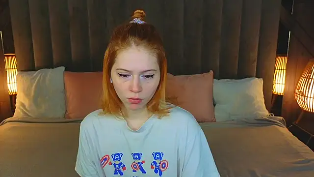 Snapshot of Sasha_Exclusive chatting on 10/22/25, 01:21 Sasha Exclusive online show from 10/22/25, 01:21