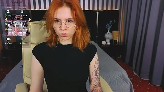 Snapshot of Sasha_Exclusive chatting on 11/26/25, 02:17 Sasha Exclusive online show from 11/26/25, 02:17