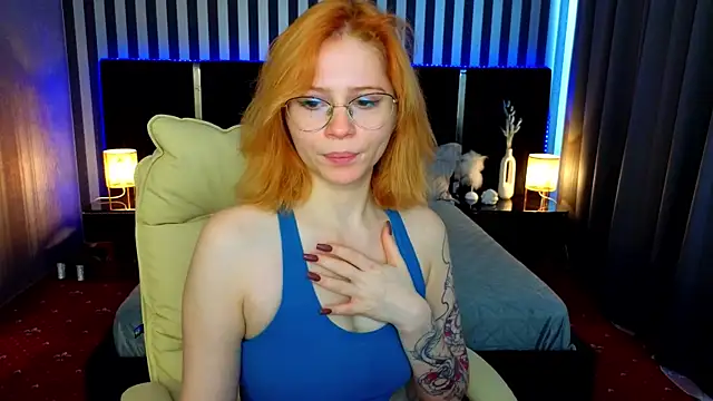 Snapshot of Sasha_Exclusive chatting on 09/15/25, 01:22 Sasha Exclusive online show from 09/15/25, 01:22