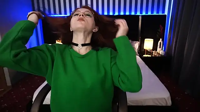 Snapshot of Sasha_Exclusive chatting on 02/26/25, 02:05 Sasha Exclusive online show from 02/26/25, 02:05